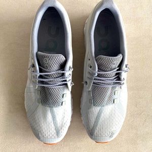 New On Cloud Waterproof Women's Glacier White, size 8.5